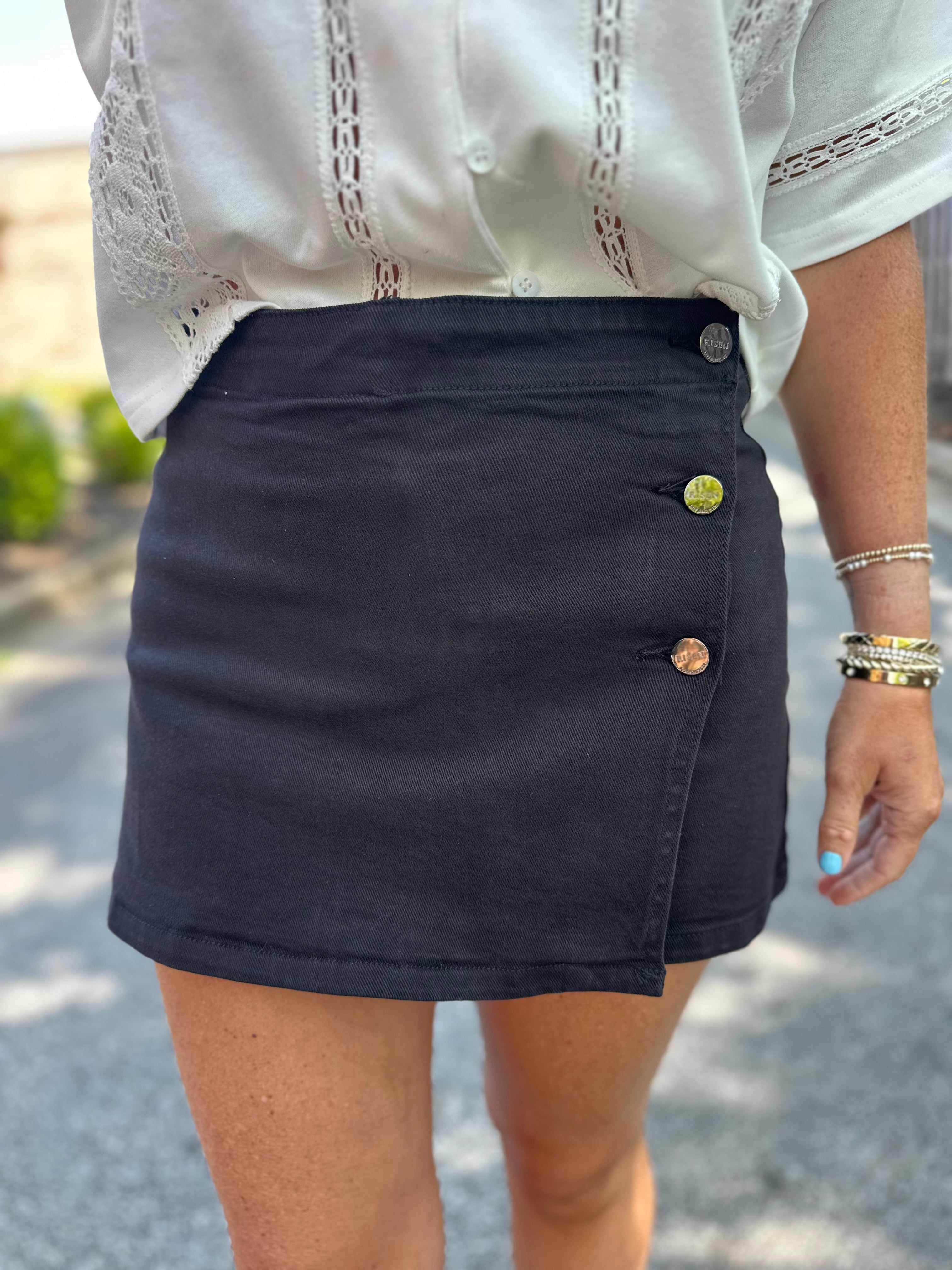 Me And You Time High Rise Side Buttons Skort