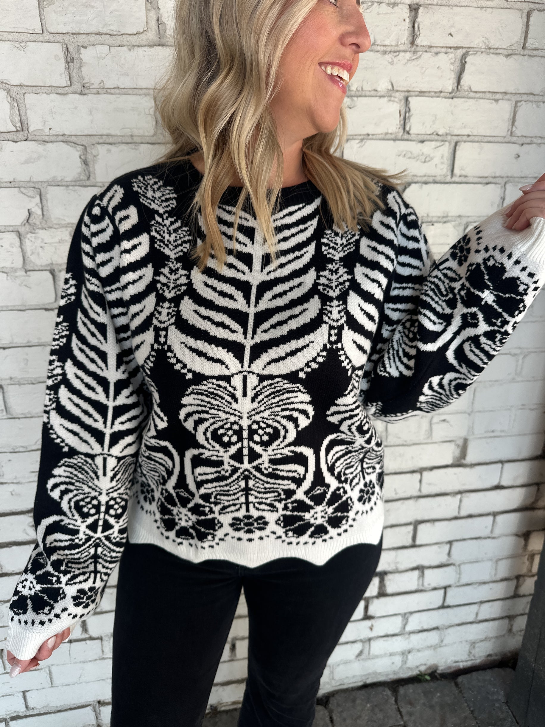 Creative Printed Sweater with Scalloped Hem