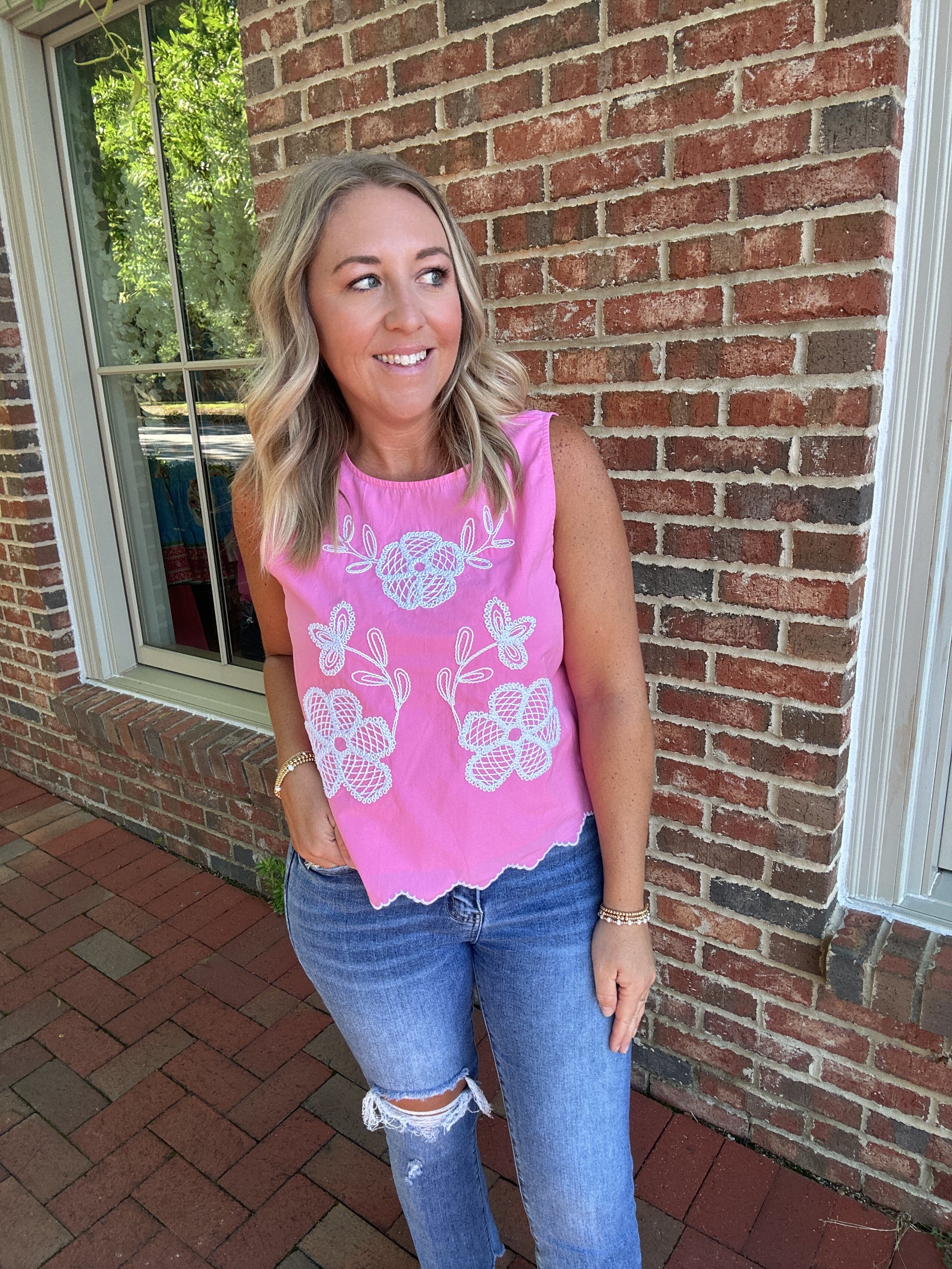 Small Town Floral Embroidery Sleeveless Top