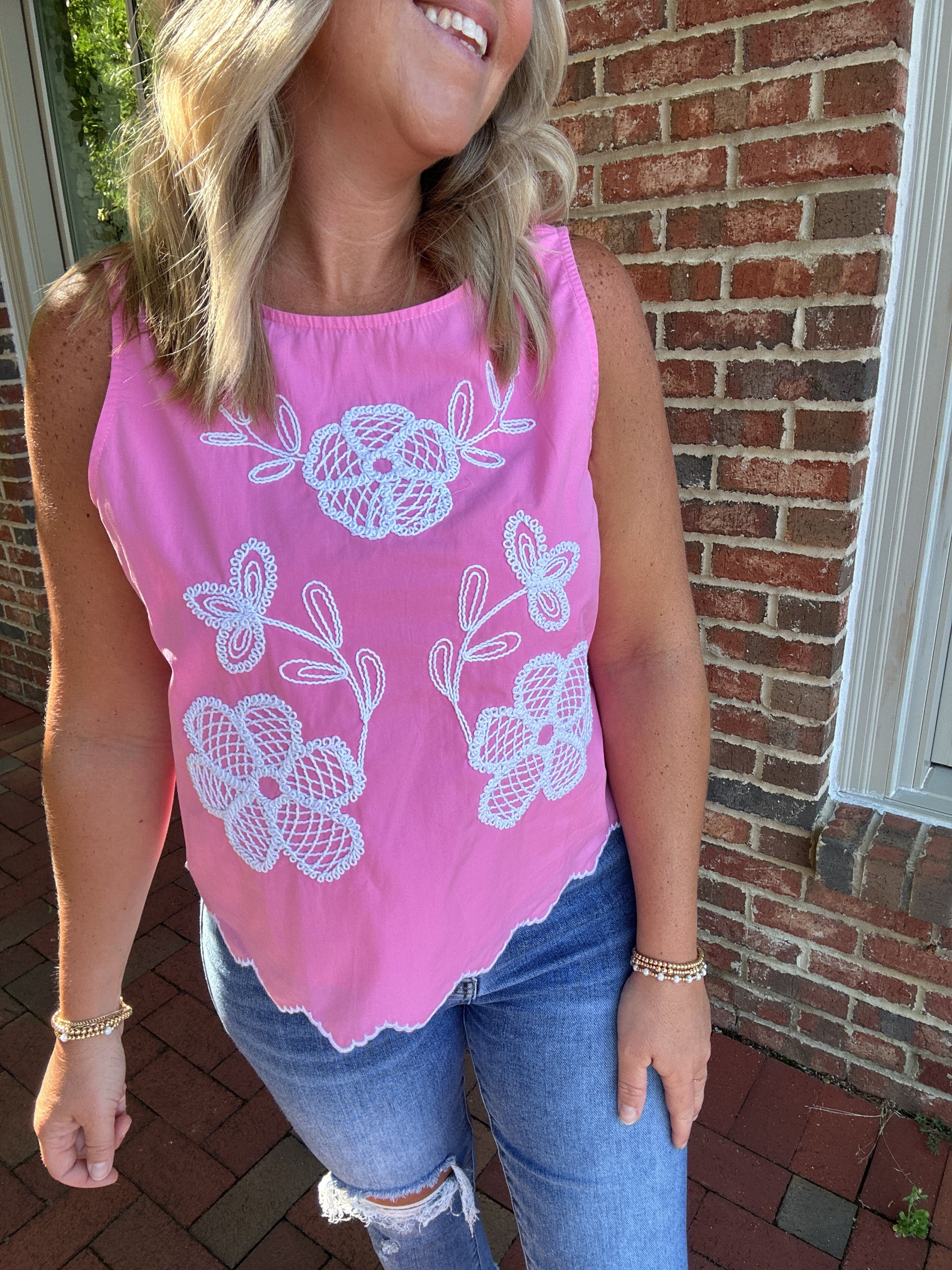 Small Town Floral Embroidery Sleeveless Top