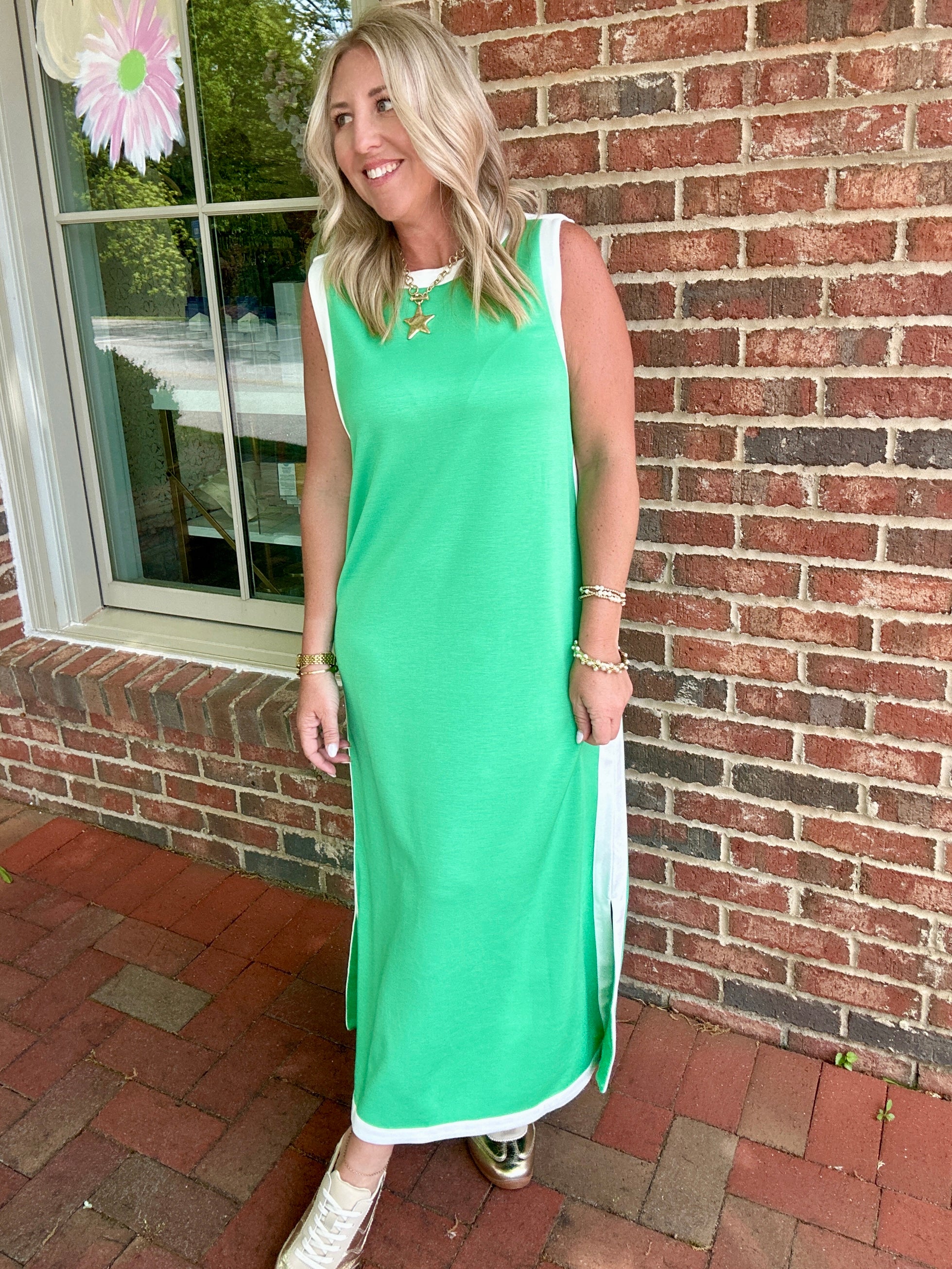A Pop of Green Casual Midi Dress