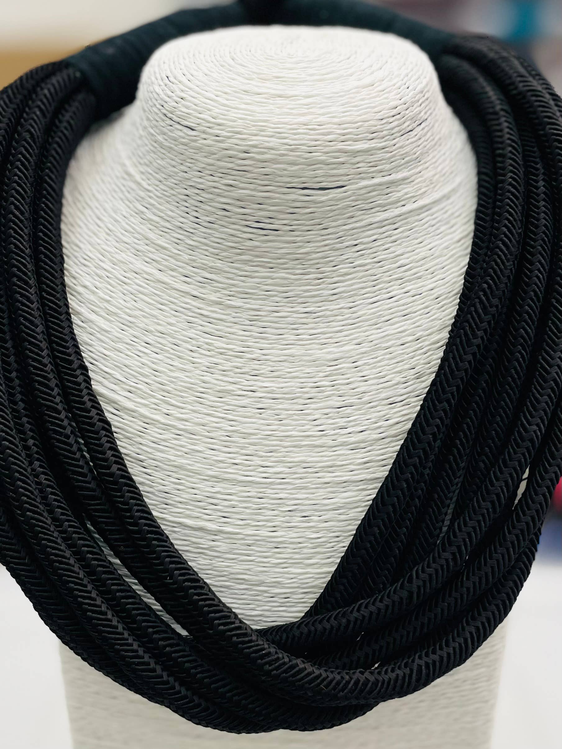 Slub 8-Strand Necklace (black)