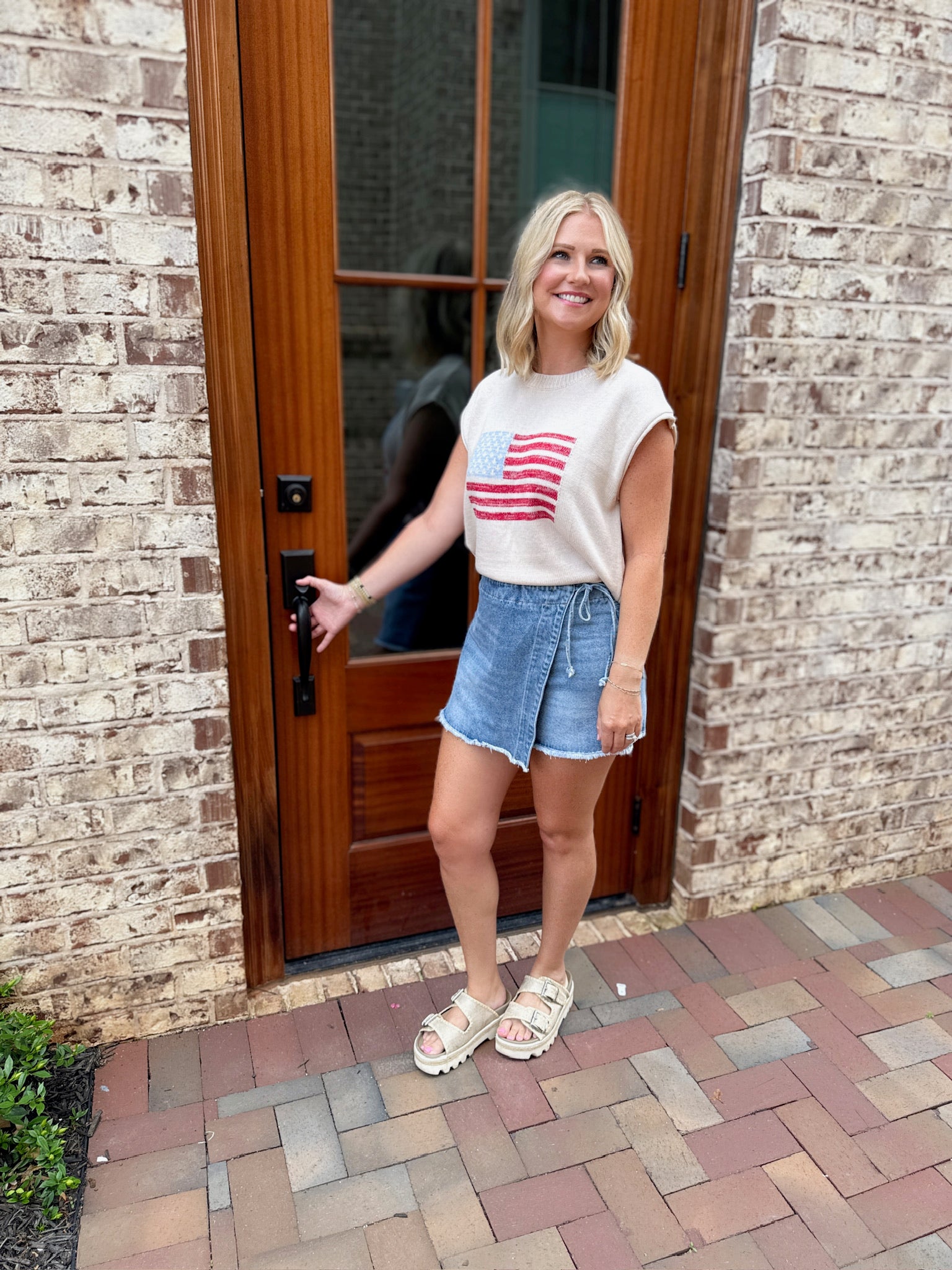 I Love My Country Crew Neck Sleeveless Knit Top