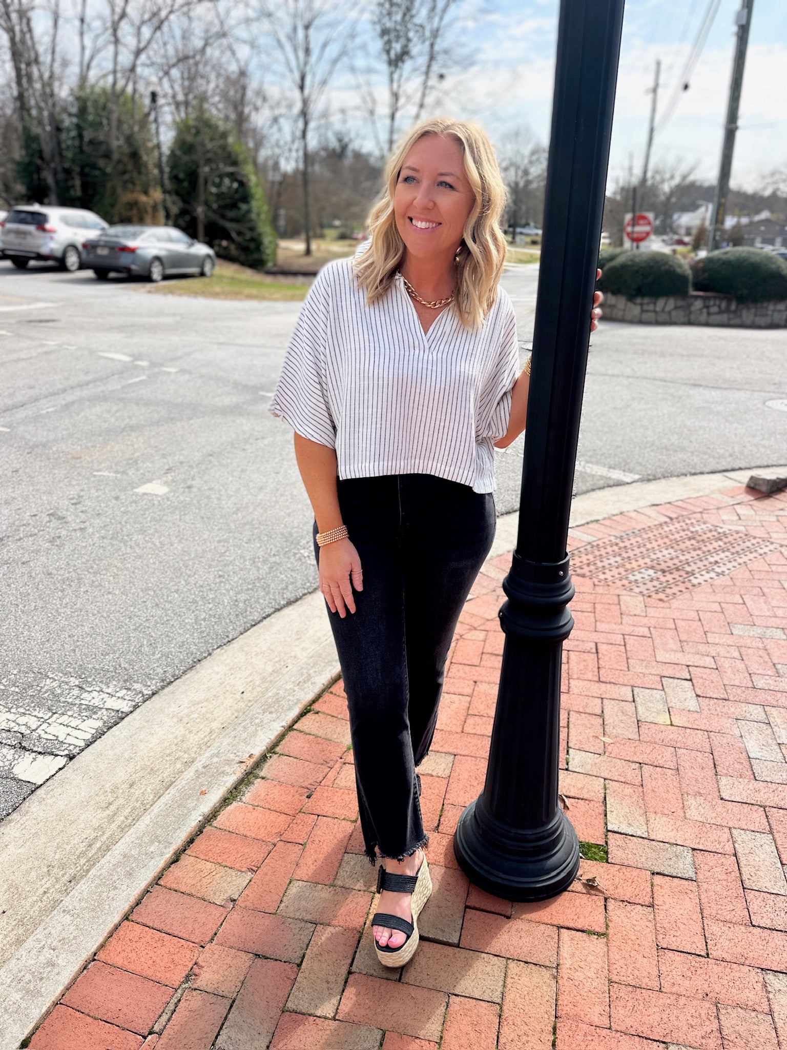 Young Heart Cropped Short Sleeve Striped Linen Top in White and Black