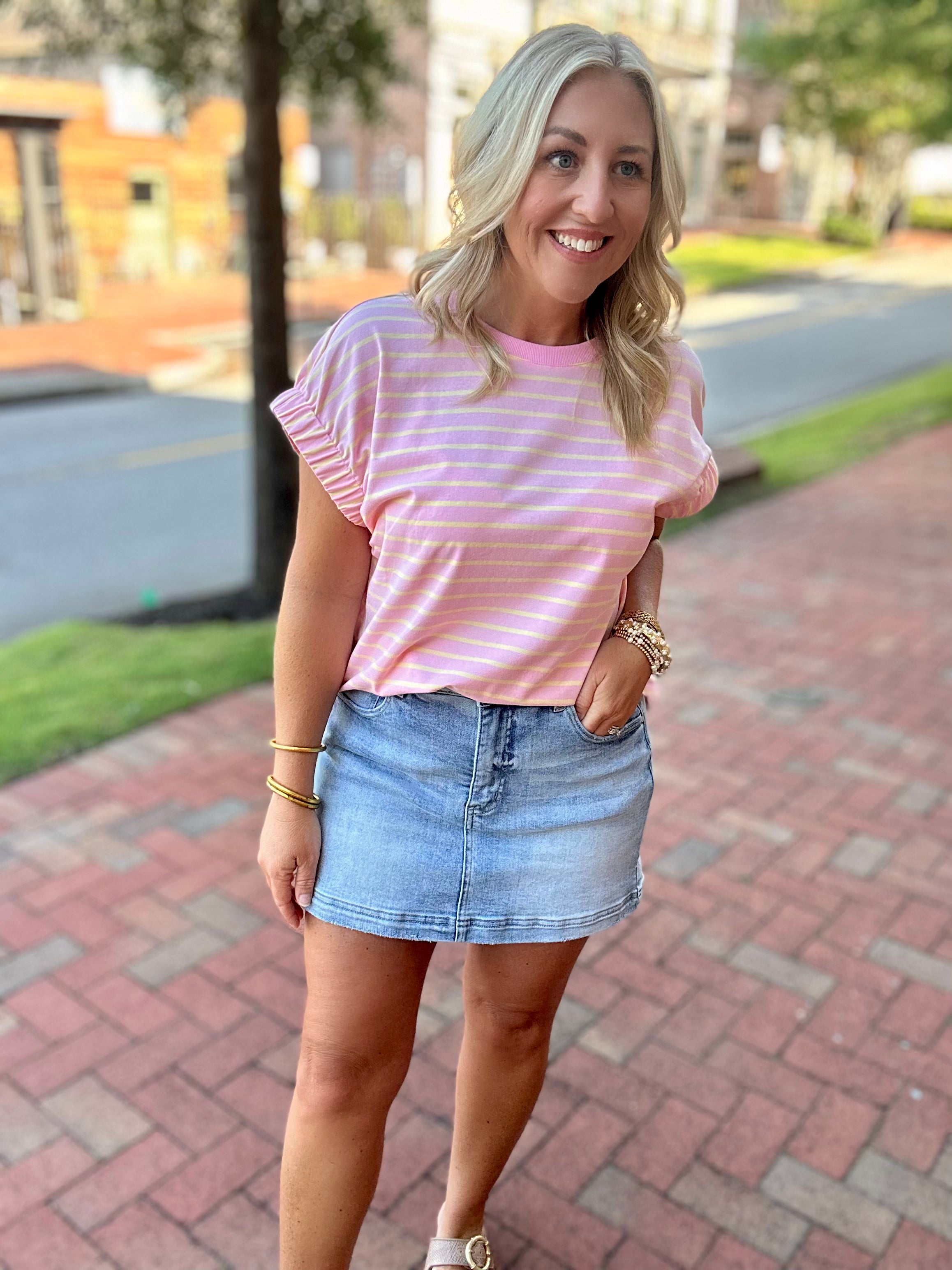 The Sun Going Down Striped with Elastic Sleeve in Pink