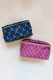 Kiss and Makeup Venice Vines Mary Square